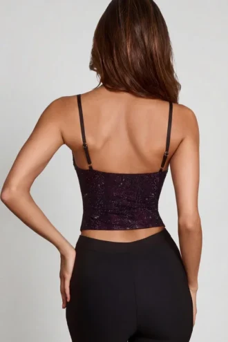 Haut à col bénitier et découpe Armelia avec ornements, motif serpent violet