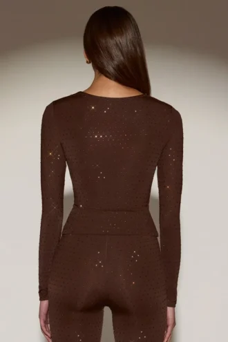 Haut à col rond et manches longues Venia orné de strass, couleur marron chocolat