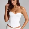 Haut corset à lacets Araminta en blanc Haut corset à lacets Araminta en blanc