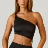Haut court asymétrique froncé Brisa en noir Haut court asymétrique froncé Brisa en noir