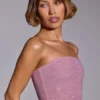 Haut court sans bretelles Odetta orné de strass, rose pâle