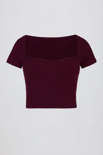 Haut court Soft Active à encolure en cœur, couleur bordeaux