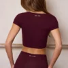 Haut court Soft Active à encolure en cœur, couleur bordeaux Haut court Soft Active à encolure en cœur, couleur bordeaux