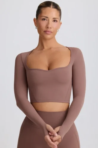 Haut court Soft Active à encolure en cœur, couleur moka