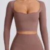 Haut court Soft Active à encolure en cœur, couleur moka Haut court Soft Active à encolure en cœur, couleur moka