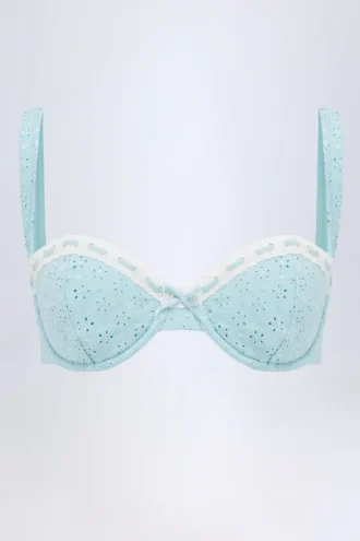 Haut de bikini balconnet à armatures Ravello en broderie anglaise bleu poudré
