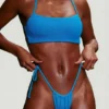 Haut de bikini à bretelles et encolure dégagée en seersucker bleu néon Haut de bikini à bretelles et encolure dégagée en seersucker bleu néon