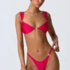 Bas de bikini cheeky orné de volutes, couleur rose framboise