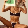 Haut de bikini dos nu Old Money en noir Haut de bikini dos nu Old Money en noir