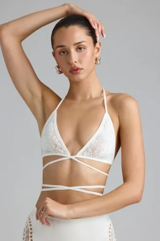 haut de bikini liberty bretelles croises ornes couleur ivoire 2 330x495 - Haut de bikini Liberty &agrave; bretelles crois&eacute;es orn&eacute;es, couleur ivoire