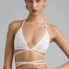 Haut de bikini Liberty à bretelles croisées ornées, couleur ivoire