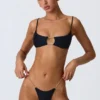 Haut de bikini noir Sanibel à découpes et chaînes Haut de bikini noir Sanibel à découpes et chaînes