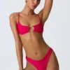 Haut de bikini Sanibel à découpes et chaînes, rose framboise