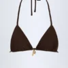 Haut de bikini triangle Canggu avec détails charmants, couleur chocolat noir Haut de bikini triangle Canggu avec détails charmants, couleur chocolat noir