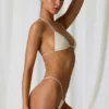 Haut de bikini triangle Keshi avec détails en perles, blanc perle Haut de bikini triangle Keshi avec détails en perles, blanc perle