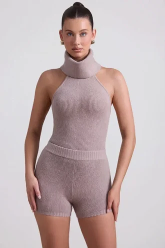 Haut dos nu à col roulé en maille côtelée Sakari, couleur taupe
