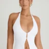 Haut dos nu à encolure halter Covia en blanc Haut dos nu à encolure halter Covia en blanc