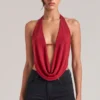 Haut drapé à col bénitier Zenna en rouge cerise Haut drapé à col bénitier Zenna en rouge cerise