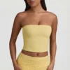 Haut en dentelle sans bretelles à fronces Tamia, jaune pastel Haut en dentelle sans bretelles à fronces Tamia, jaune pastel