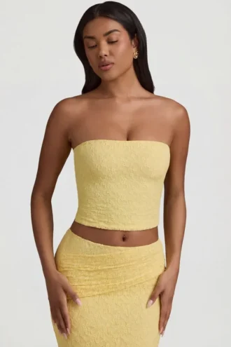 Haut en dentelle sans bretelles à fronces Tamia, jaune pastel