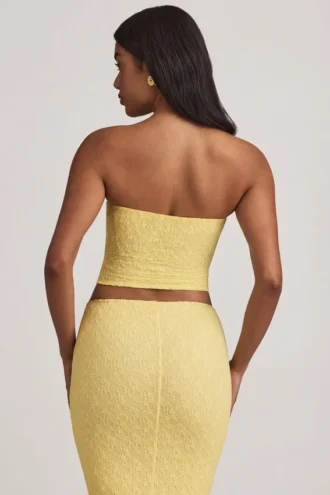 Haut en dentelle sans bretelles à fronces Tamia, jaune pastel