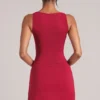 Haut à encolure carrée Veya en rouge cerise Haut à encolure carrée Veya en rouge cerise