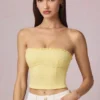 Haut Hania en modal et broderie anglaise, couleur jaune citron Haut Hania en modal et broderie anglaise, couleur jaune citron