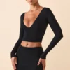 Haut à manches longues et décolleté plongeant Harri en modal, noir Haut à manches longues et décolleté plongeant Harri en modal, noir