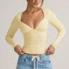 Haut à manches longues froncé Emry en Modal, couleur jaune crème Haut à manches longues froncé Emry en Modal, couleur jaune crème