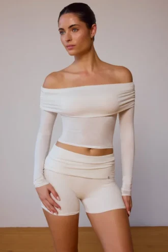 Haut transparent à manches longues et épaules dénudées, couleur blanc cassé