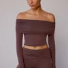 Haut transparent à manches longues et épaules dénudées, couleur marron taupe Haut transparent à manches longues et épaules dénudées, couleur marron taupe