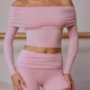 Haut transparent à manches longues et épaules dénudées, rose pâle Haut transparent à manches longues et épaules dénudées, rose pâle