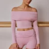 Haut transparent à manches longues et épaules dénudées, rose pâle Haut transparent à manches longues et épaules dénudées, rose pâle