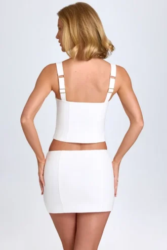 Jupe Issa Curved à taille basse, en blanc