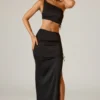 Jupe longue asymétrique froncée Ishaana, couleur noire Jupe longue asymétrique froncée Ishaana, couleur noire