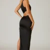 Jupe longue asymétrique froncée Ishaana, couleur noire Jupe longue asymétrique froncée Ishaana, couleur noire