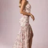 Jupe longue asymétrique froncée Romy à imprimé floral Primrose Jupe longue asymétrique froncée Romy à imprimé floral Primrose
