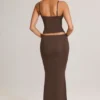 Jupe longue Avenley en modal à taille mi-haute et coupe en queue de poisson, couleur marron chocolat Jupe longue Avenley en modal à taille mi-haute et coupe en queue de poisson, couleur marron chocolat