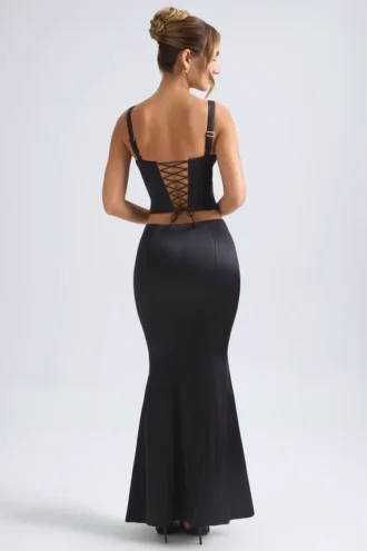 Jupe longue Ceres à taille mi-haute et coupe en queue de poisson, en noir