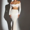 Jupe longue taille moyenne en velours Nixie, couleur ivoire Jupe longue taille moyenne en velours Nixie, couleur ivoire