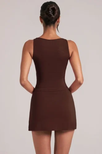 Jupe moulante taille moyenne Tula avec fente, couleur marron chocolat