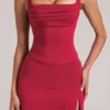 Jupe moulante taille moyenne Tula avec fente, couleur rouge cerise