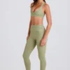 Legging à taille mi-haute et sangles en forme d&rsquo;étrier, couleur Matcha