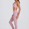 Legging à taille mi-haute et sangles en mauve