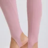 Legging à taille mi-haute et sangles en mauve
