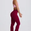 Leggings Soft Active à taille en V et poches, jambes évasées, couleur bordeaux