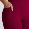 Leggings Soft Active à taille en V et poches, jambes évasées, couleur bordeaux