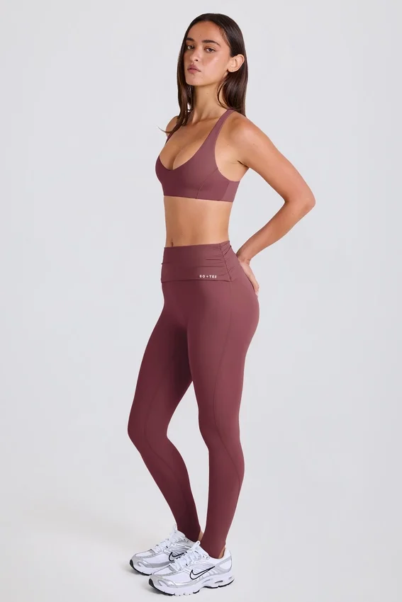 Leggings à taille mi-haute et revers en açaï Leggings à taille mi-haute et revers en açaï