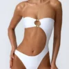 Maillot de bain 1 pièce bandeau à découpes orné de perles Miami en blanc Maillot de bain 1 pièce bandeau à découpes orné de perles Miami en blanc
