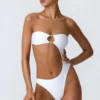 Maillot de bain 1 pièce bandeau à découpes orné de perles Miami en blanc Maillot de bain 1 pièce bandeau à découpes orné de perles Miami en blanc